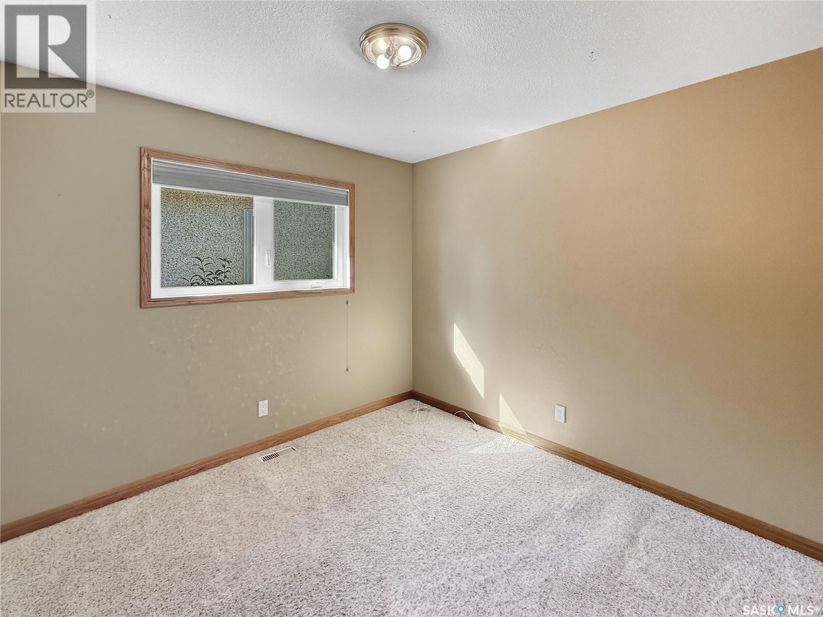 406 Curry Crescent, Swift Current, SK - Indoor Photo Showing Other Room