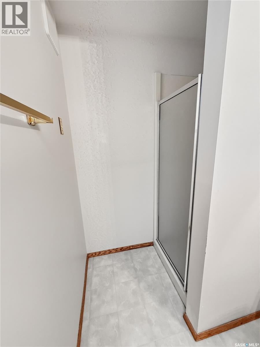 406 Curry Crescent, Swift Current, SK - Indoor Photo Showing Other Room