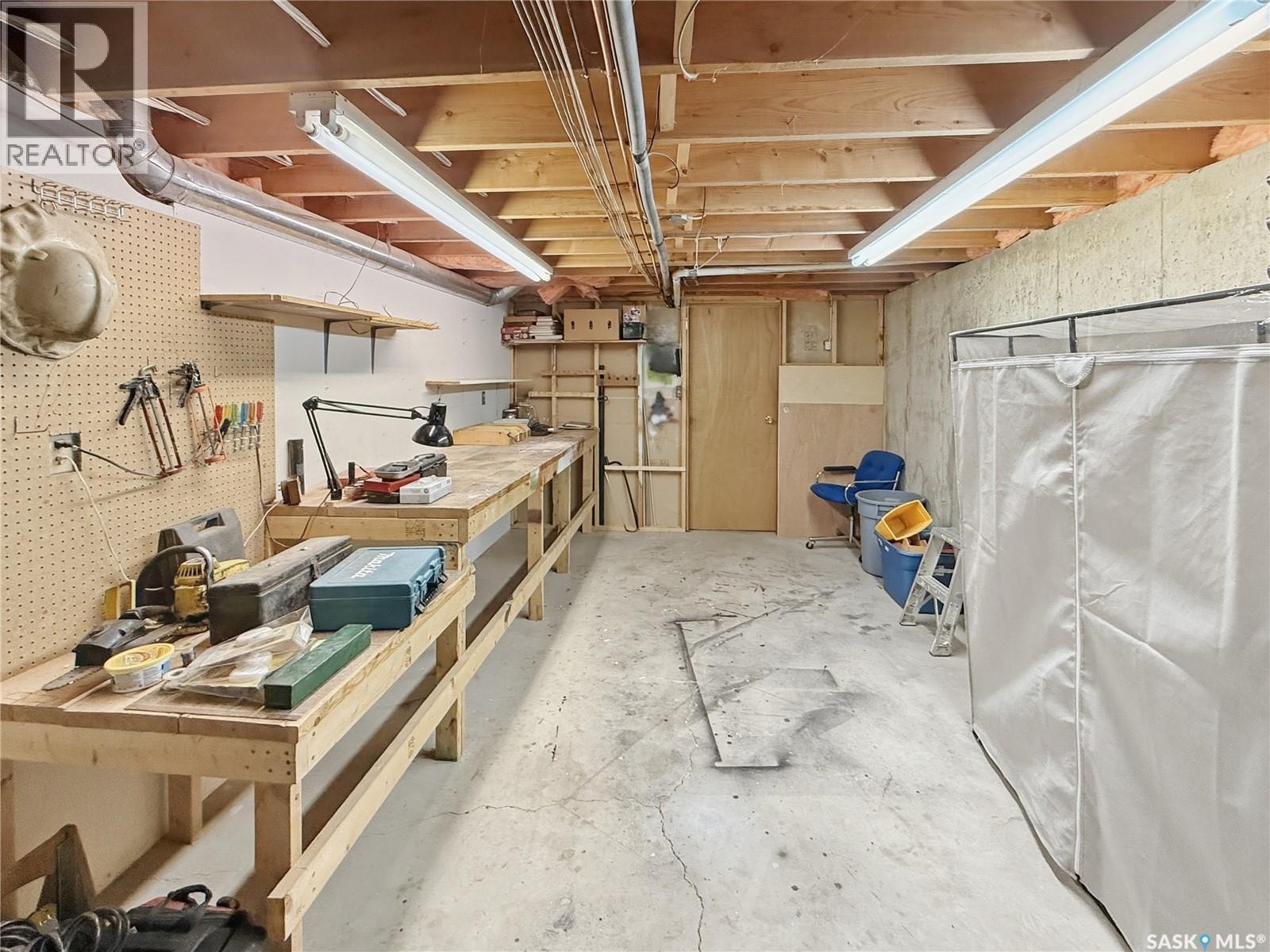 406 Curry Crescent, Swift Current, SK - Indoor Photo Showing Basement