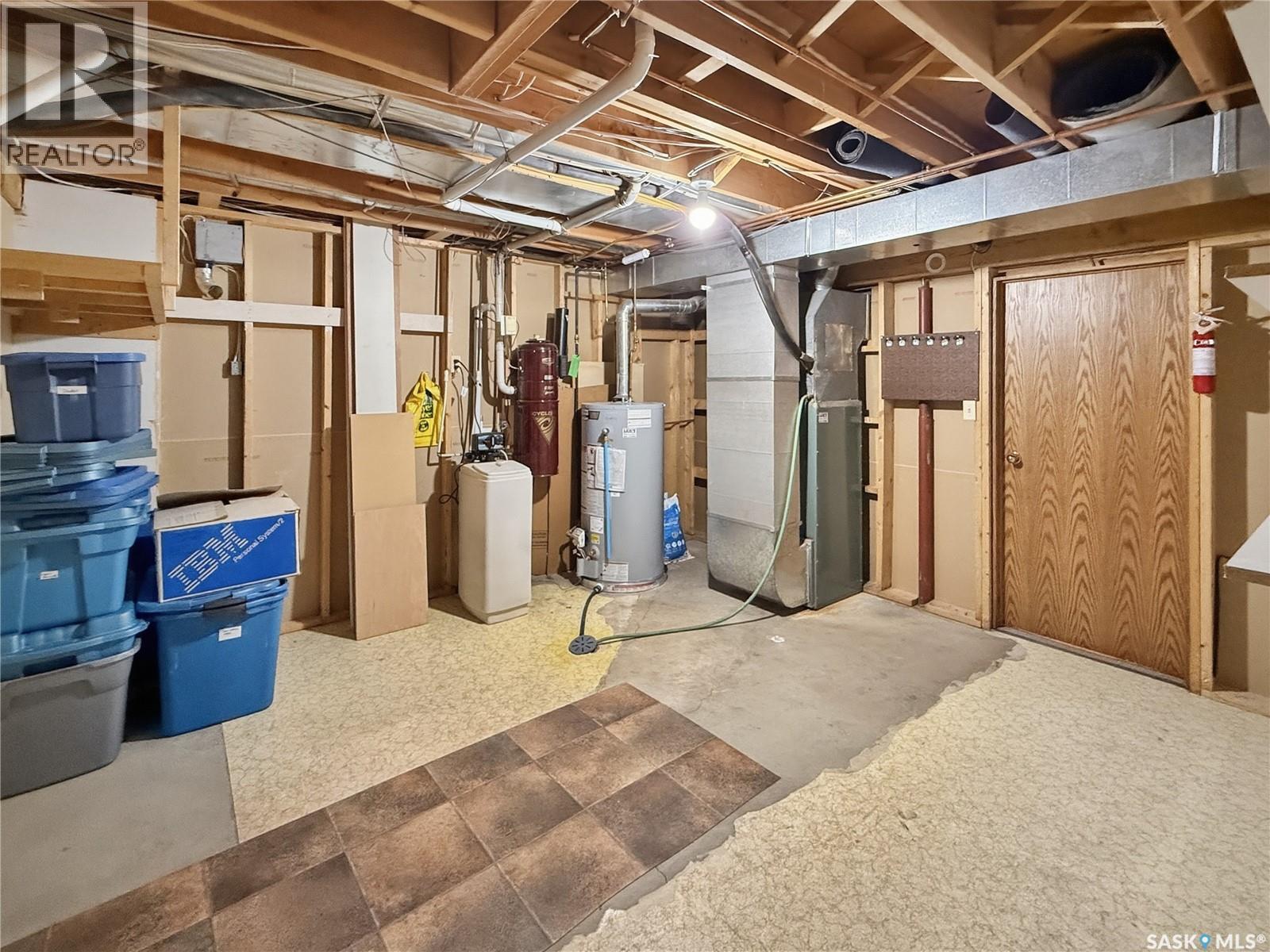406 Curry Crescent, Swift Current, SK - Indoor Photo Showing Basement