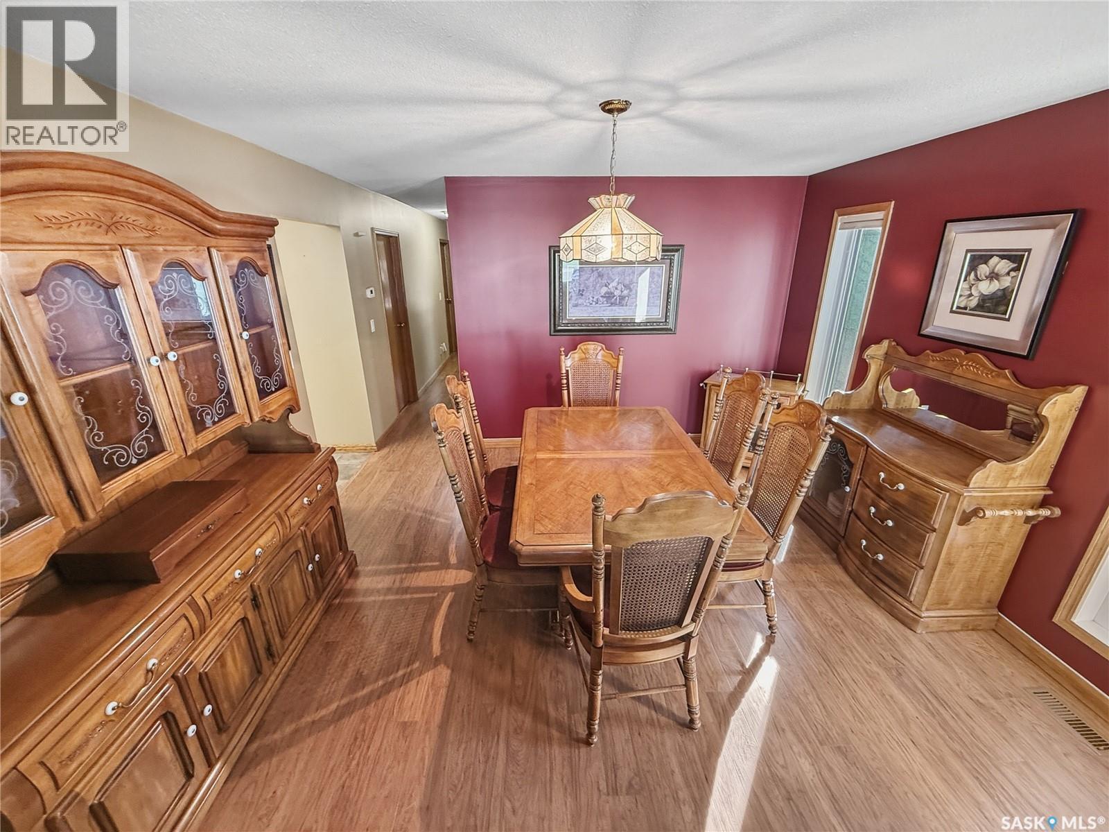 406 Curry Crescent, Swift Current, SK - Indoor Photo Showing Dining Room