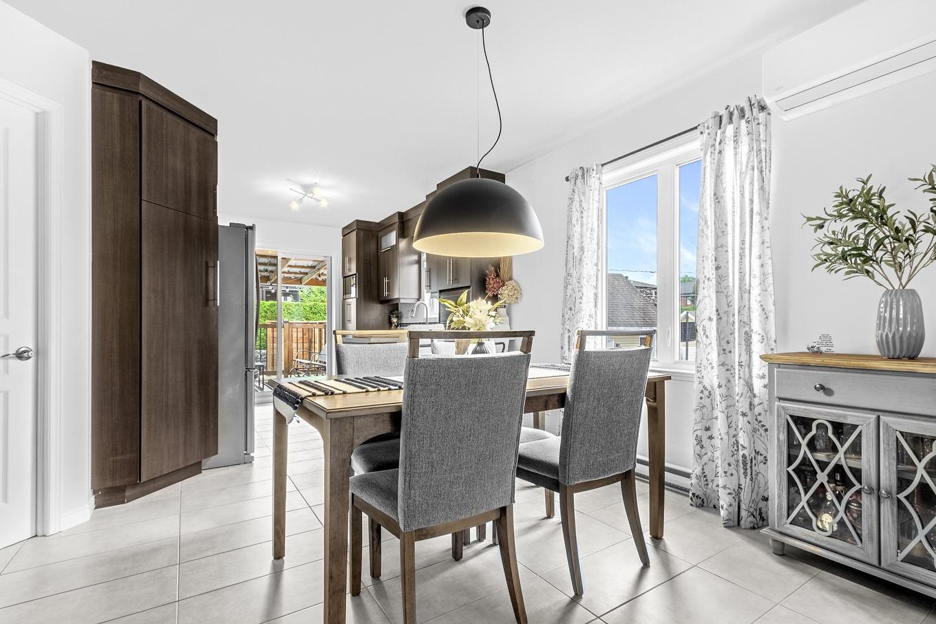 Salle à manger - 29 Rue Des Grands-Bois, Lévis (Les Chutes-De-La-Chaudière-Est), QC - Indoor Photo Showing Dining Room