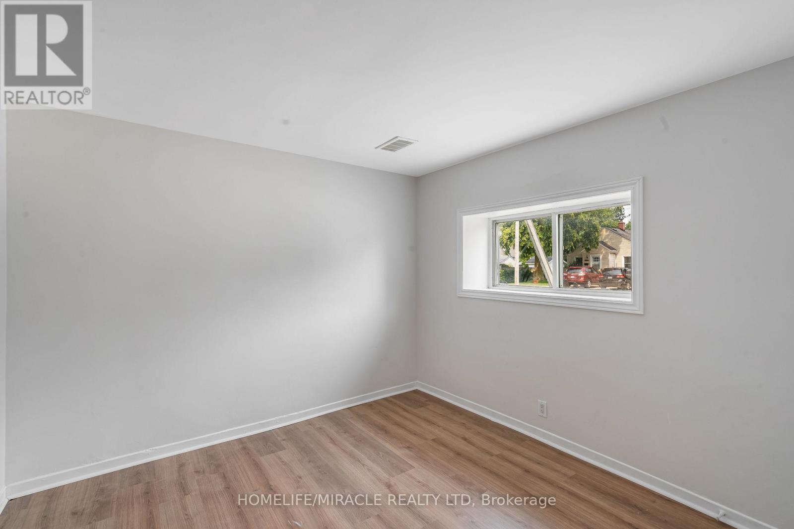 237 St. Julien Street, London East, ON - Indoor Photo Showing Other Room