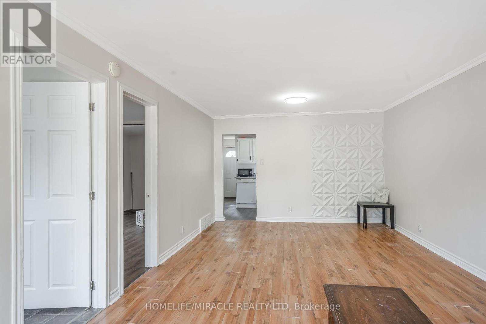 237 St. Julien Street, London East, ON - Indoor Photo Showing Other Room