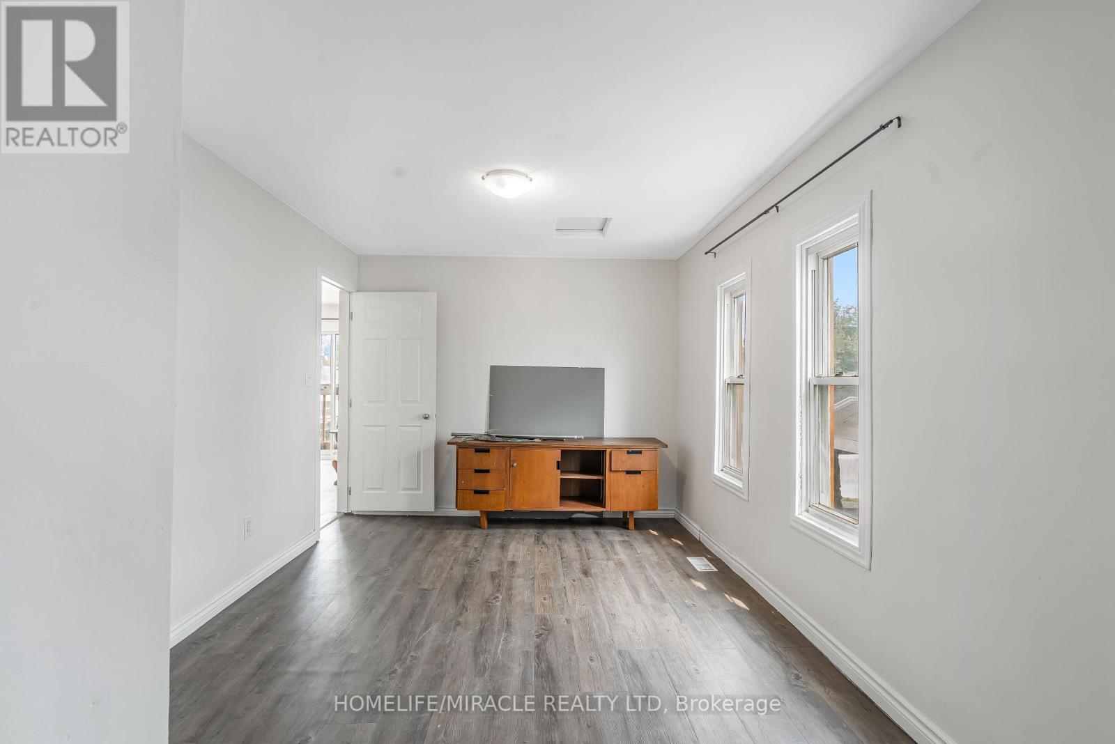 237 St. Julien Street, London East, ON - Indoor Photo Showing Other Room