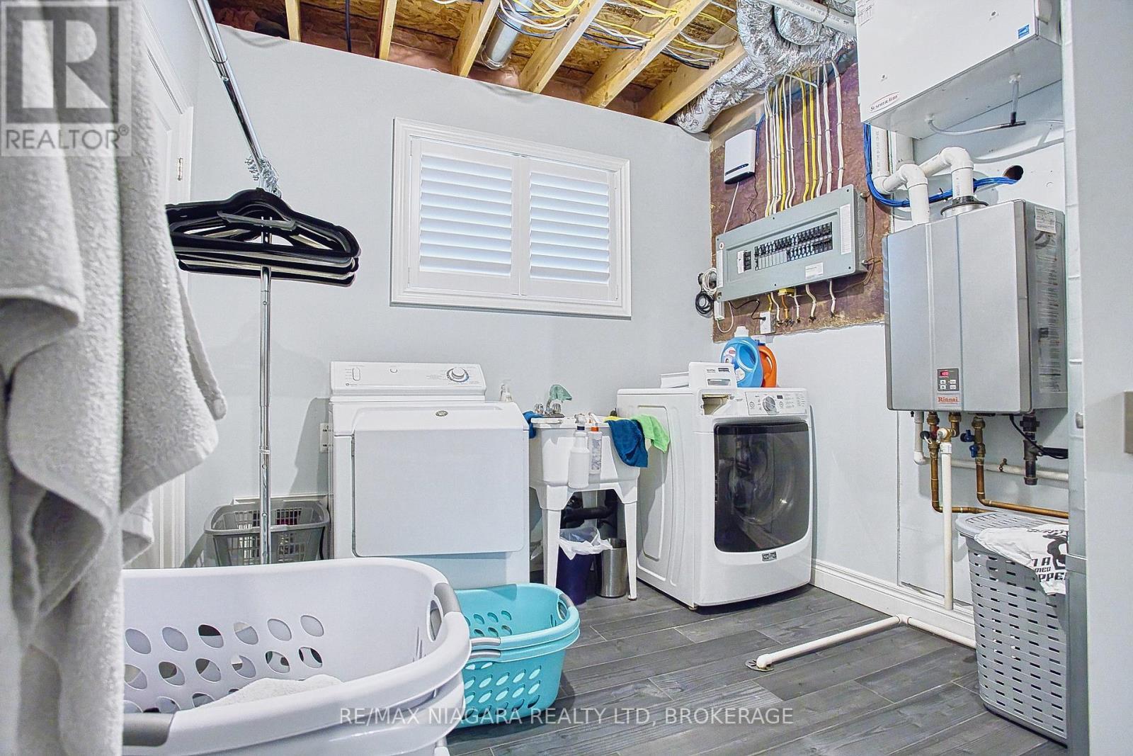43 Sauer Avenue, Welland (Lincoln/Crowland), ON - Indoor Photo Showing Laundry Room