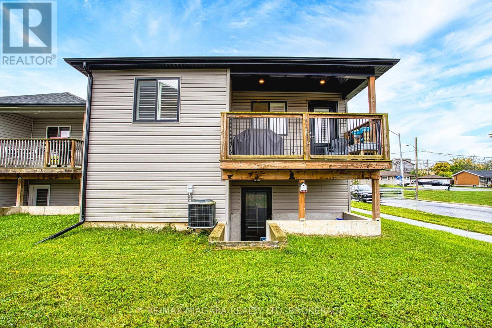 43 Sauer Avenue, Welland (Lincoln/Crowland), ON - Outdoor