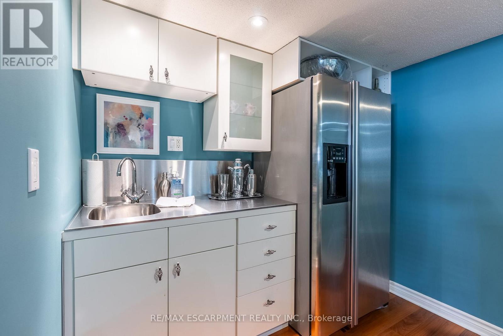 6 - 1508 Upper Middle Road, Burlington, ON - Indoor