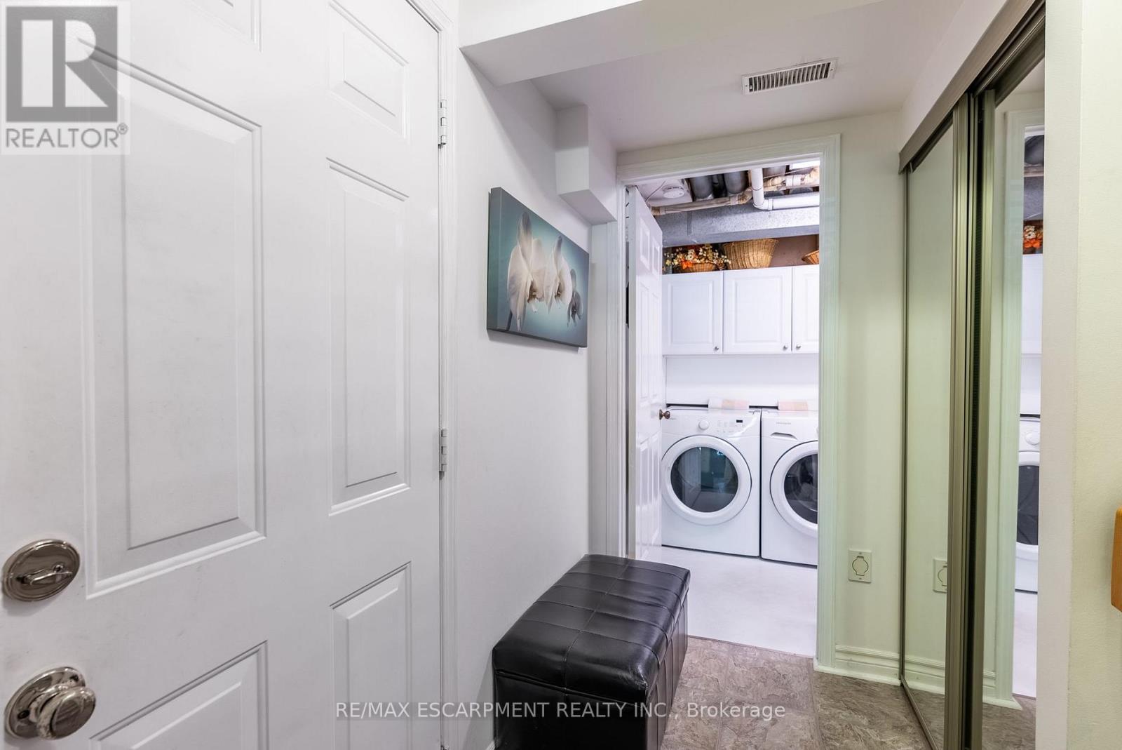6 - 1508 Upper Middle Road, Burlington, ON - Indoor Photo Showing Laundry Room