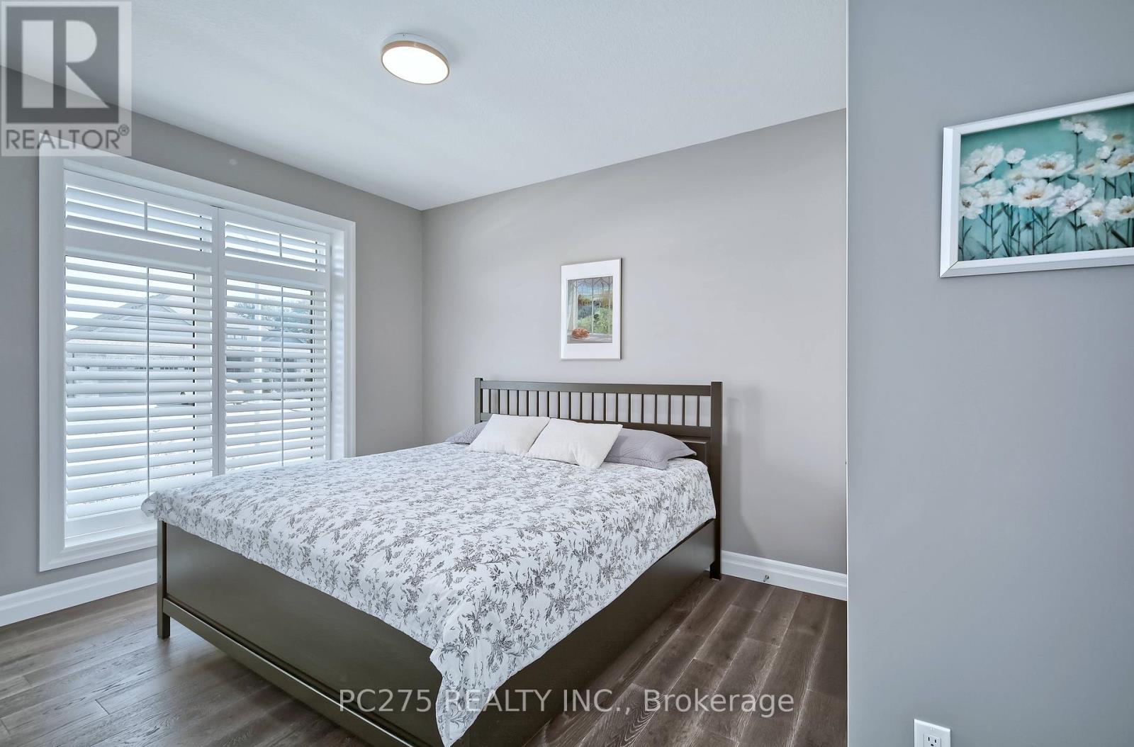 2539 Bond Street, Strathroy-Caradoc (Mount Brydges), ON - Indoor Photo Showing Bedroom