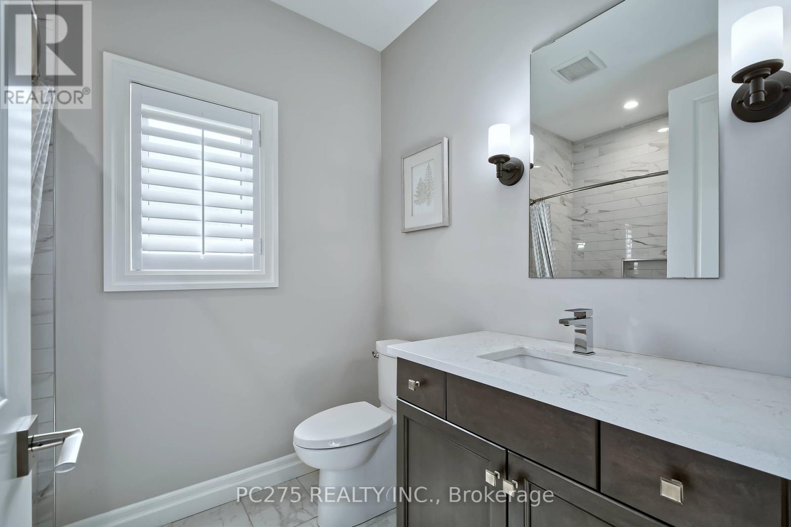 2539 Bond Street, Strathroy-Caradoc (Mount Brydges), ON - Indoor Photo Showing Bathroom