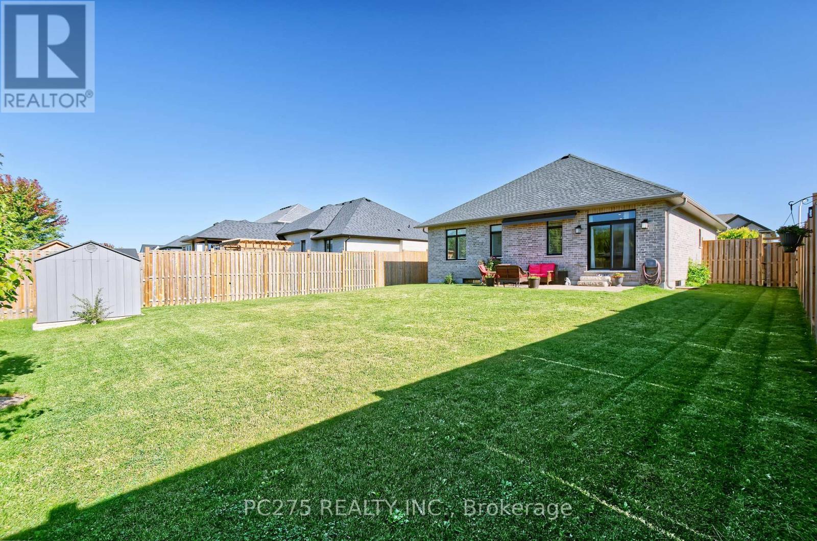 2539 Bond Street, Strathroy-Caradoc (Mount Brydges), ON - Outdoor