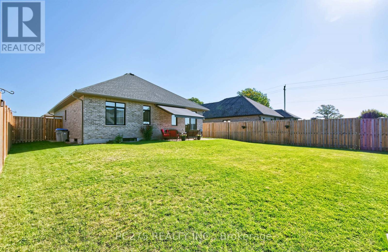 2539 Bond Street, Strathroy-Caradoc (Mount Brydges), ON - Outdoor