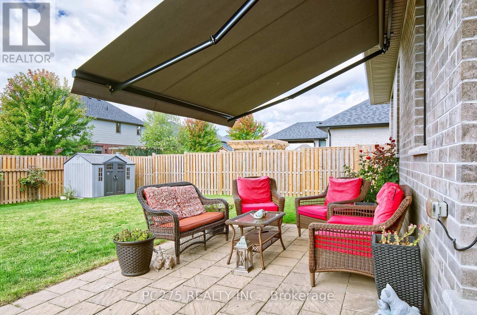 2539 Bond Street, Strathroy-Caradoc (Mount Brydges), ON - Outdoor With Deck Patio Veranda With Exterior