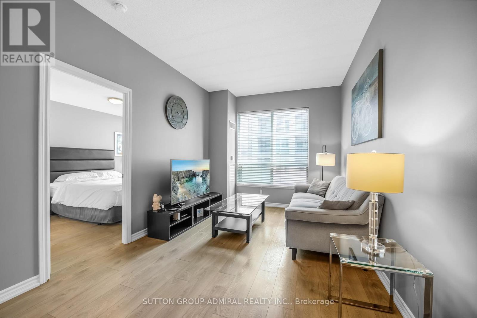 812 - 168 Simcoe Street, Toronto, ON - Indoor