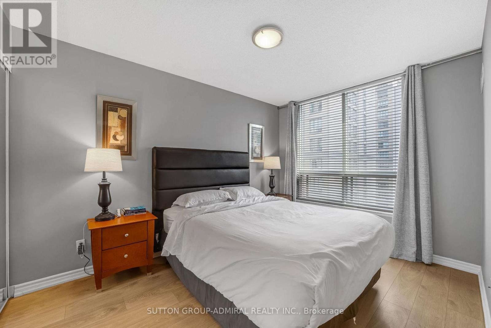 812 - 168 Simcoe Street, Toronto, ON - Indoor Photo Showing Bedroom