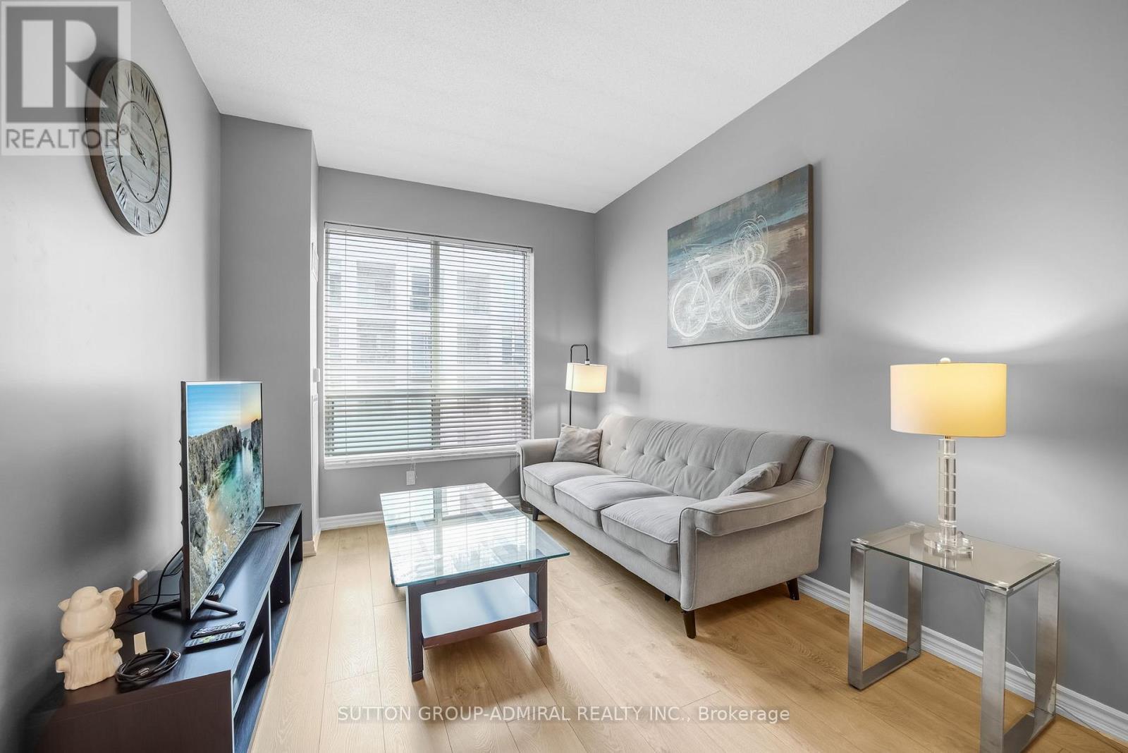 812 - 168 Simcoe Street, Toronto, ON - Indoor Photo Showing Living Room