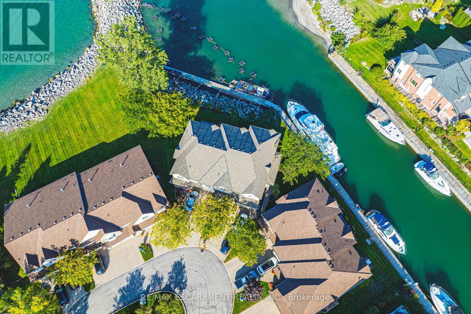 6 - 85 Edgewater Drive, Hamilton, ON - Outdoor With View