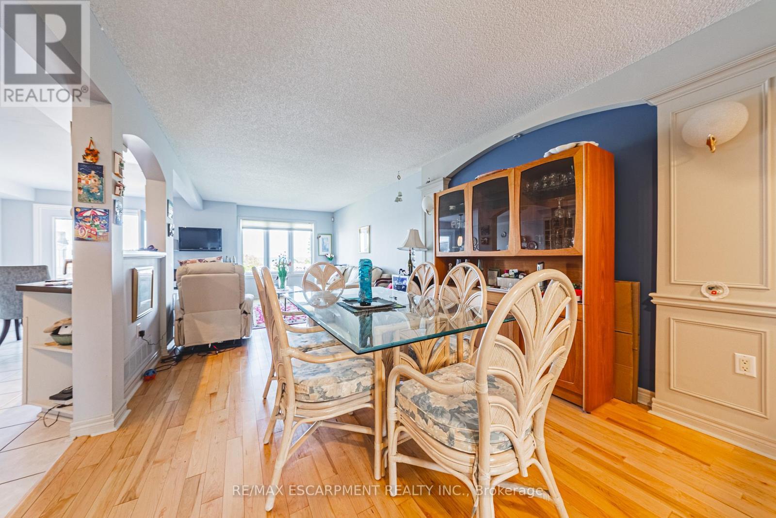 6 - 85 Edgewater Drive, Hamilton, ON - Indoor Photo Showing Dining Room