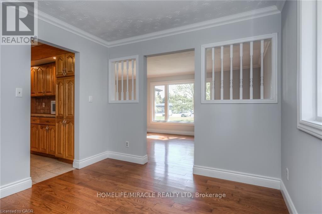 107 Pinnacle Drive, Kitchener, ON - Indoor Photo Showing Other Room