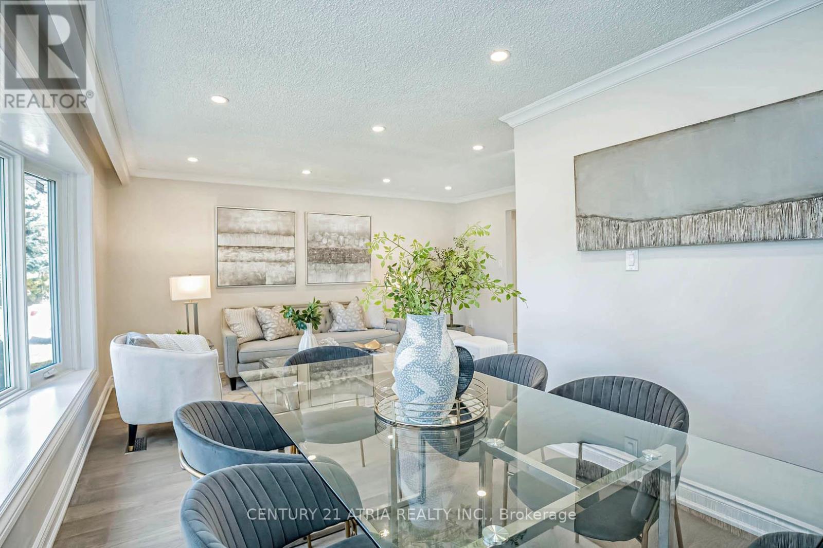 11 Valia Road, Toronto, ON - Indoor Photo Showing Dining Room