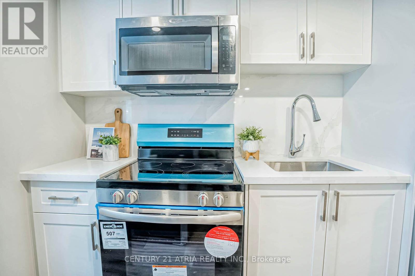 11 Valia Road, Toronto, ON - Indoor Photo Showing Kitchen