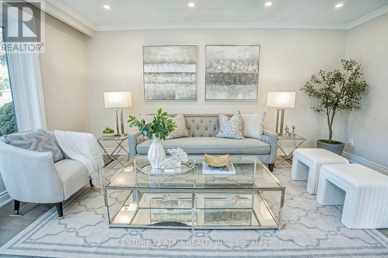 11 Valia Road, Toronto, ON - Indoor Photo Showing Living Room