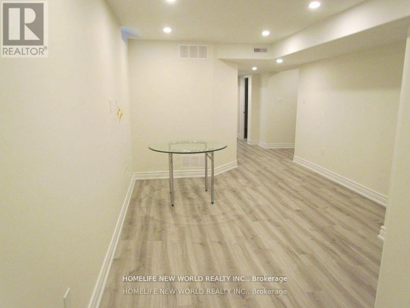 11 Peninsula Crescent, Richmond Hill, ON - Indoor Photo Showing Other Room