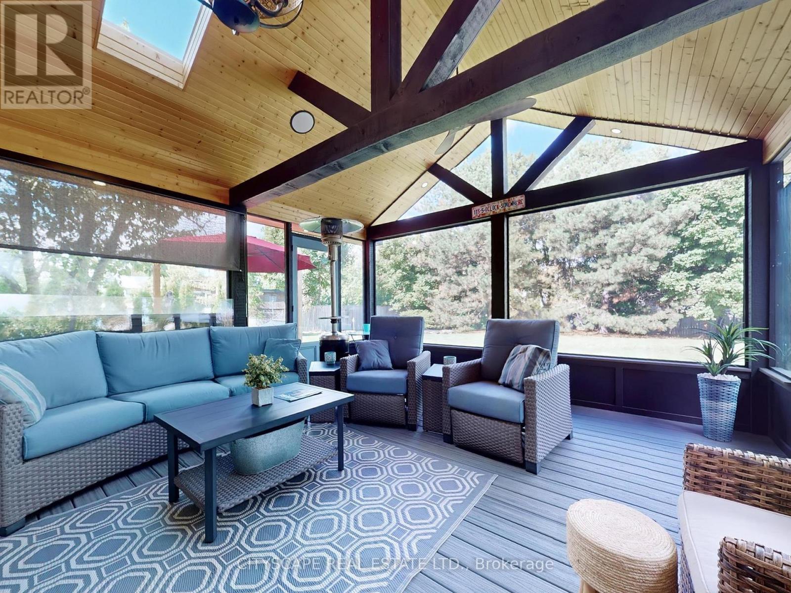 2585 Kenna Court, Mississauga, ON - Photo Showing Living Room