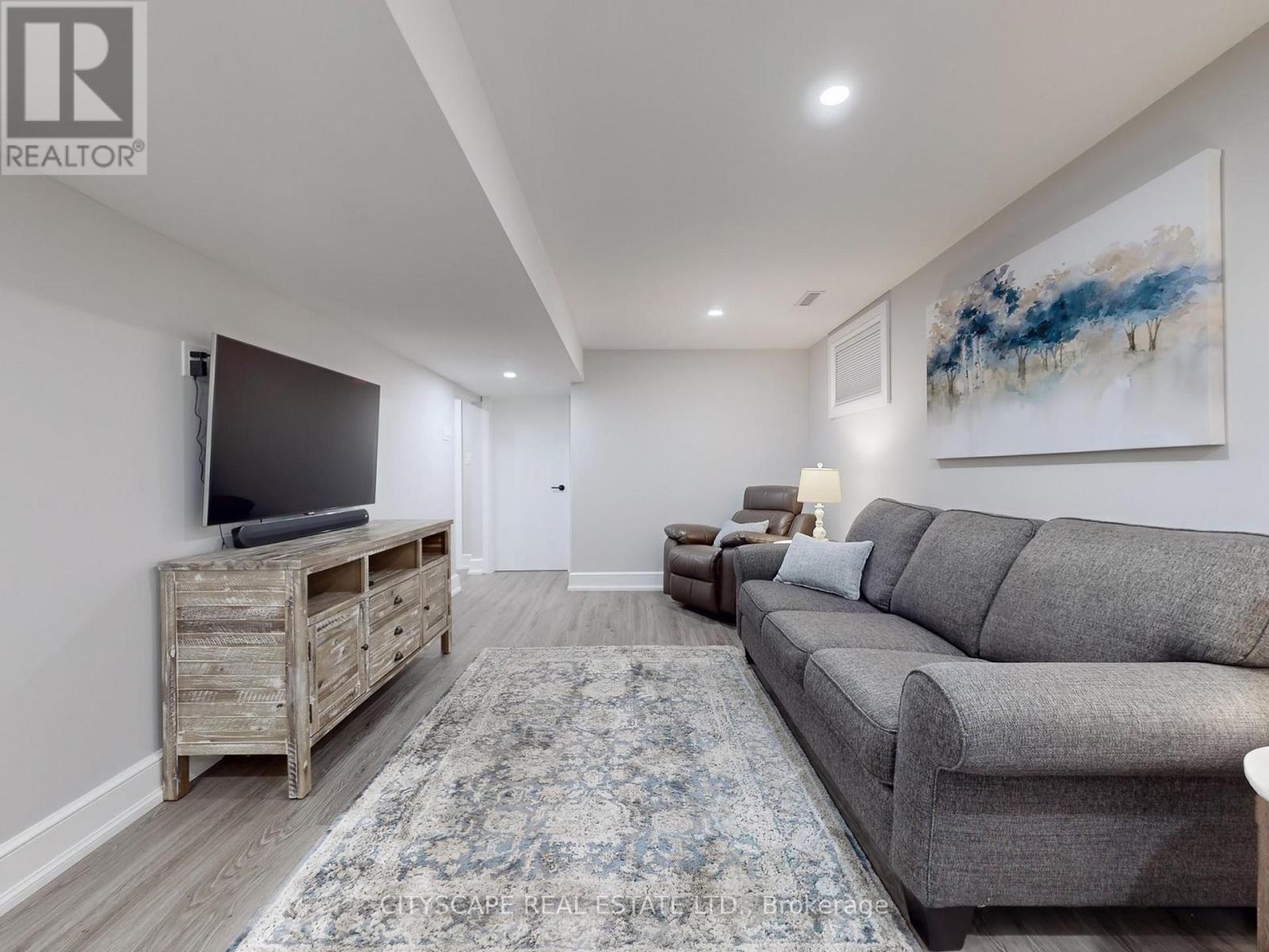 2585 Kenna Court, Mississauga, ON - Indoor Photo Showing Living Room