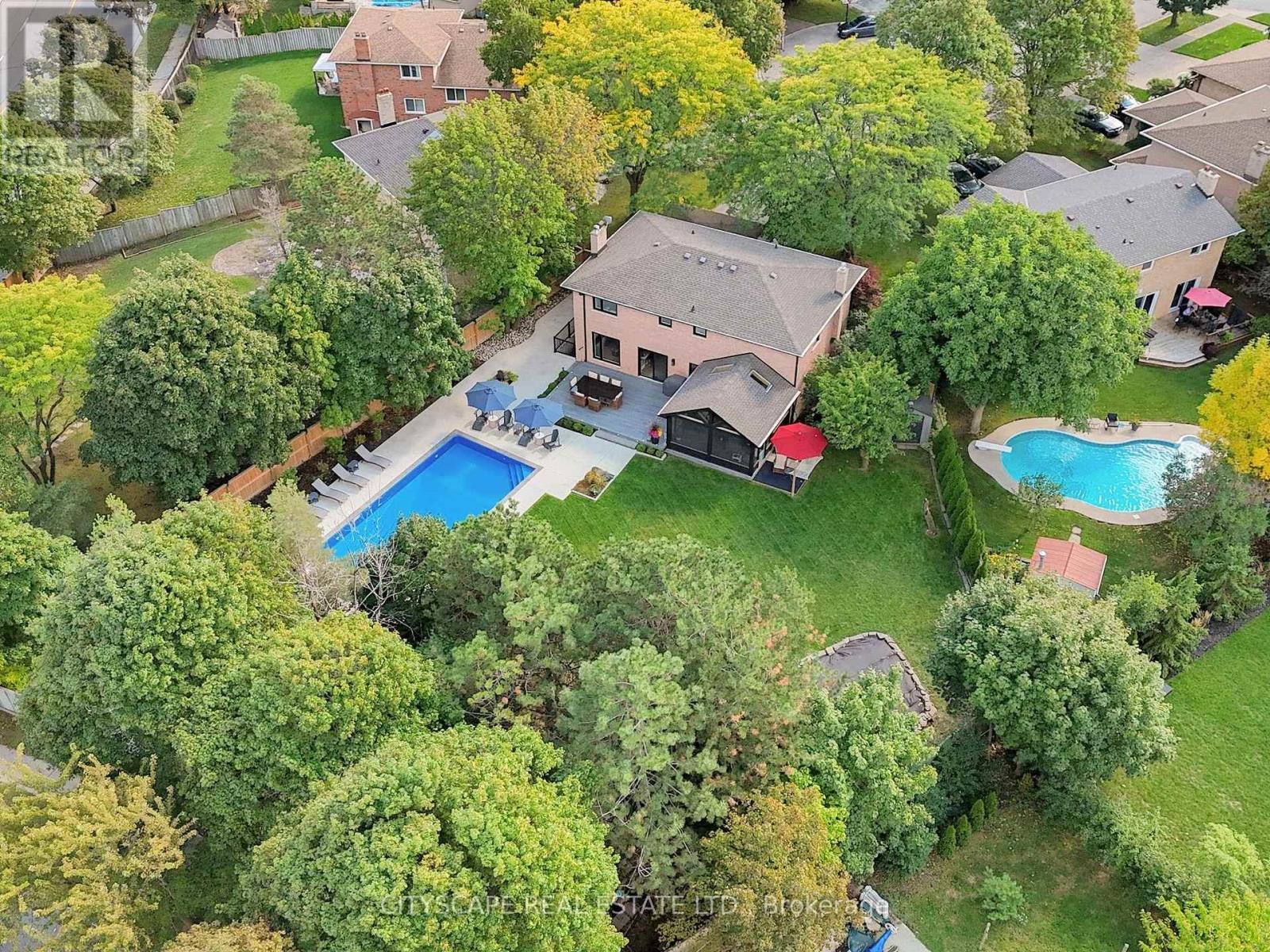 2585 Kenna Court, Mississauga, ON - Outdoor With In Ground Pool With View