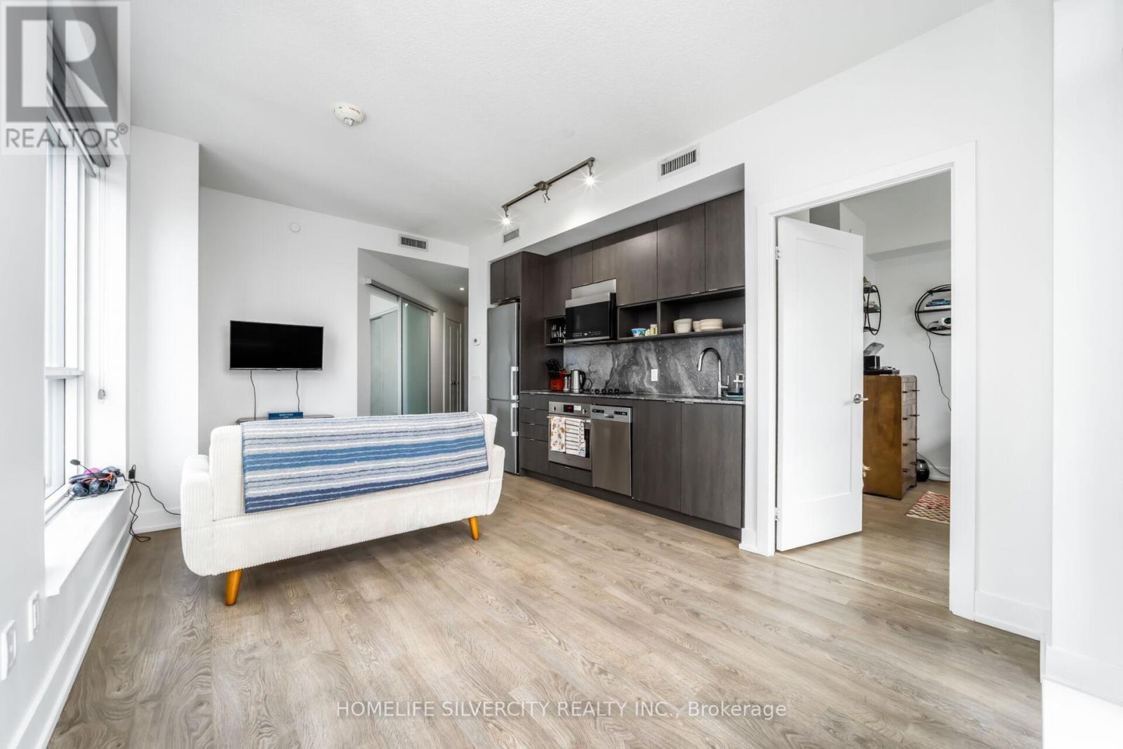 3104 - 7 Mabelle Avenue, Toronto, ON - Indoor