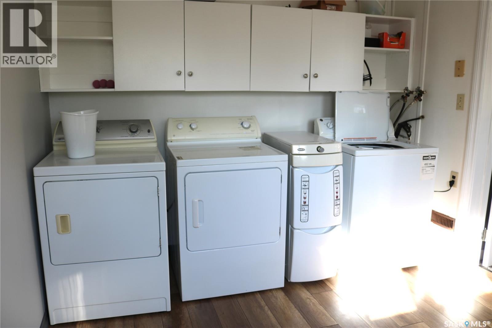 Moosomin Rm No. 121, Saskatchewan - Indoor Photo Showing Laundry Room