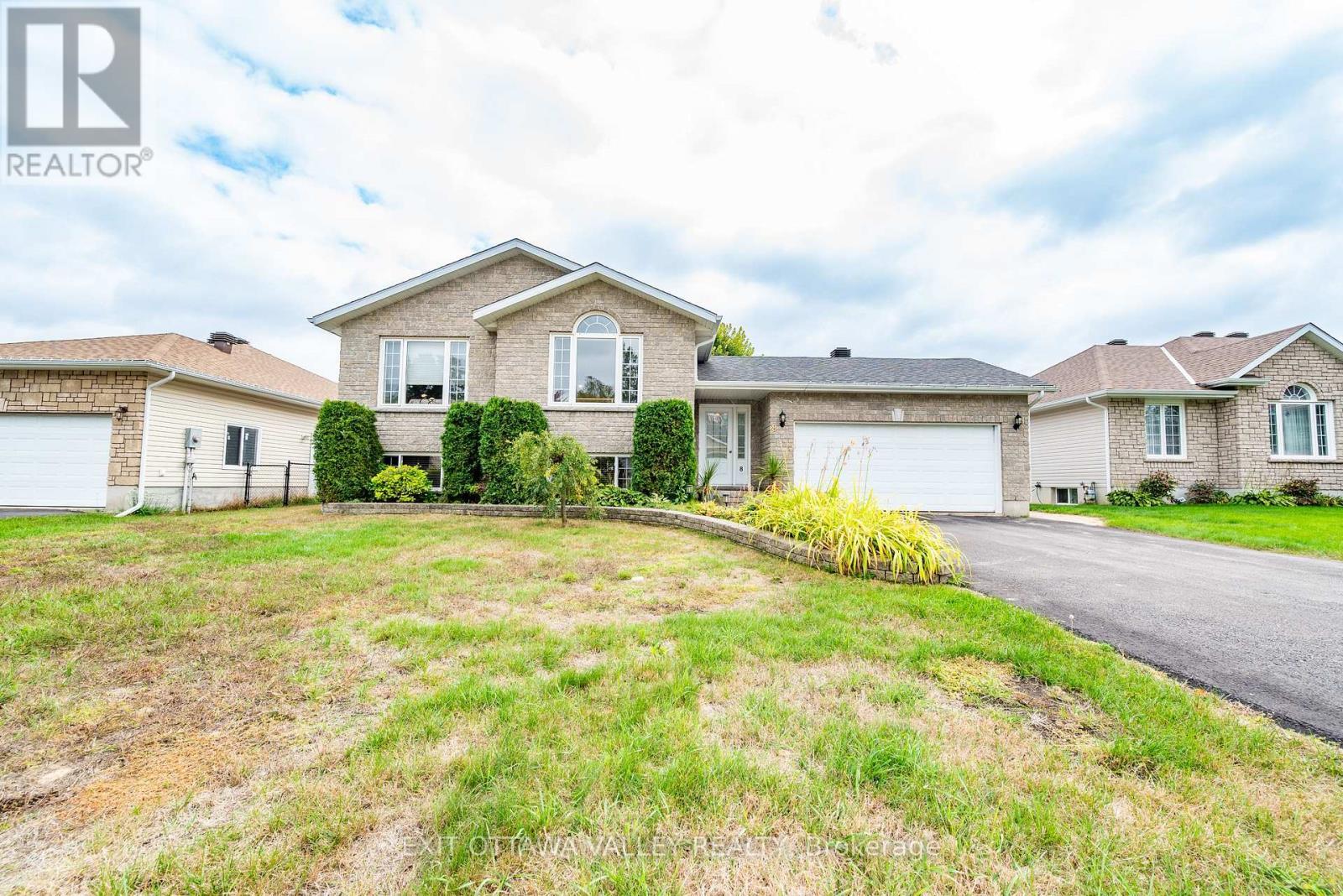 8 Cockcroft Crescent, Deep River, ON - Outdoor With Facade