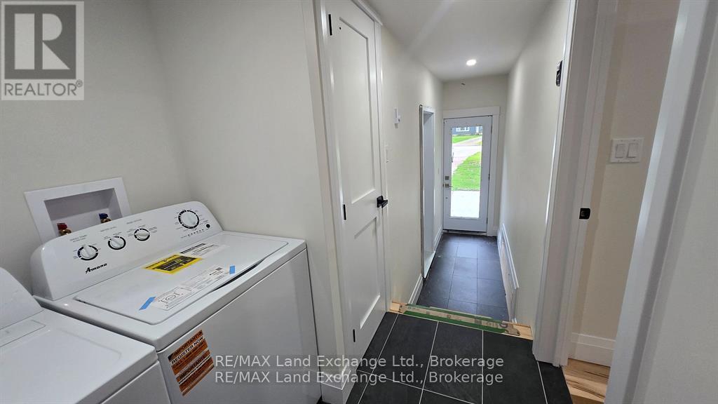 325 Ojibwa Trail, Huron-Kinloss, ON - Indoor Photo Showing Laundry Room