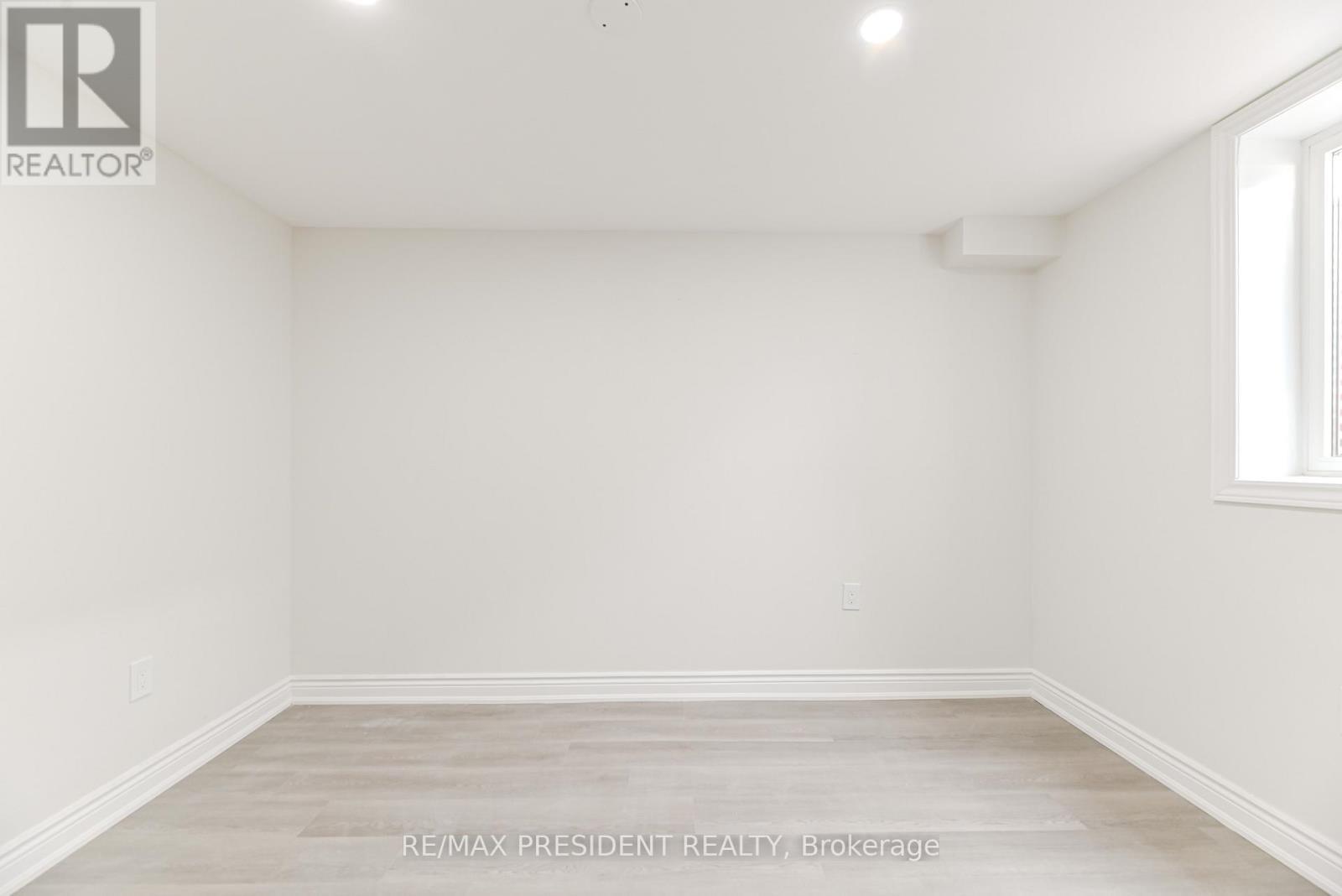 4 Lawnview Court, Brampton, ON - Indoor Photo Showing Other Room