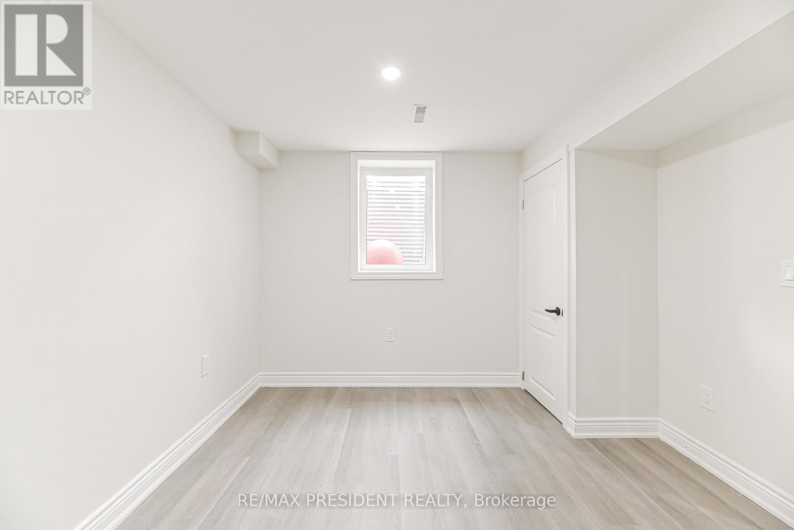 4 Lawnview Court, Brampton, ON - Indoor Photo Showing Other Room