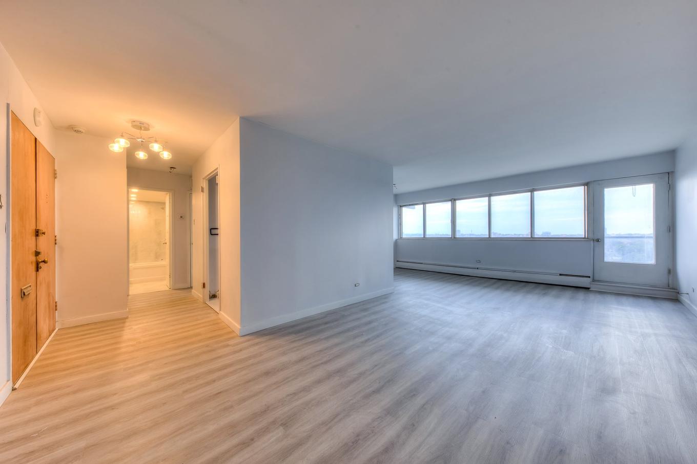 Living room - 1503-5700 Boul. Cavendish, Côte-Saint-Luc, QC - Indoor Photo Showing Other Room