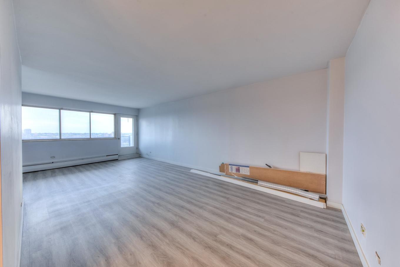 Living room - 1503-5700 Boul. Cavendish, Côte-Saint-Luc, QC - Indoor Photo Showing Other Room