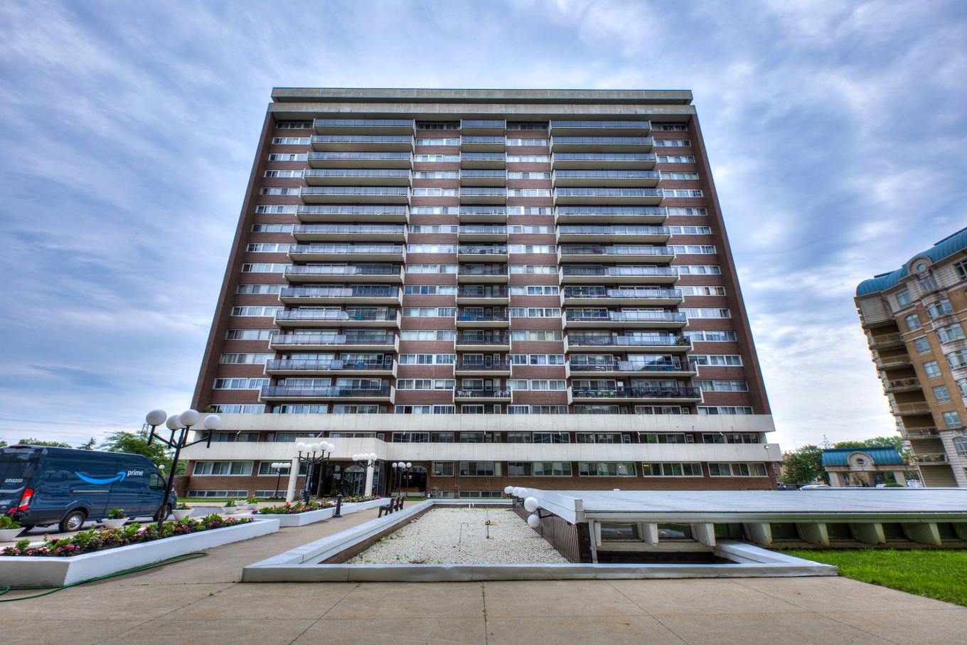 Frontage - 1503-5700 Boul. Cavendish, Côte-Saint-Luc, QC - Outdoor With Facade