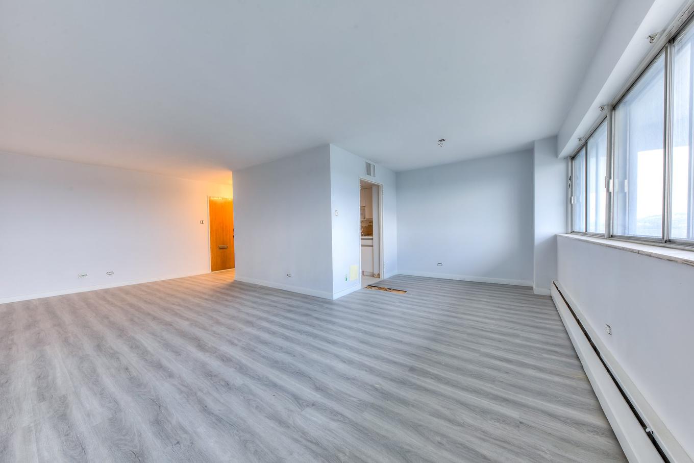 Living room - 1503-5700 Boul. Cavendish, Côte-Saint-Luc, QC - Indoor Photo Showing Other Room