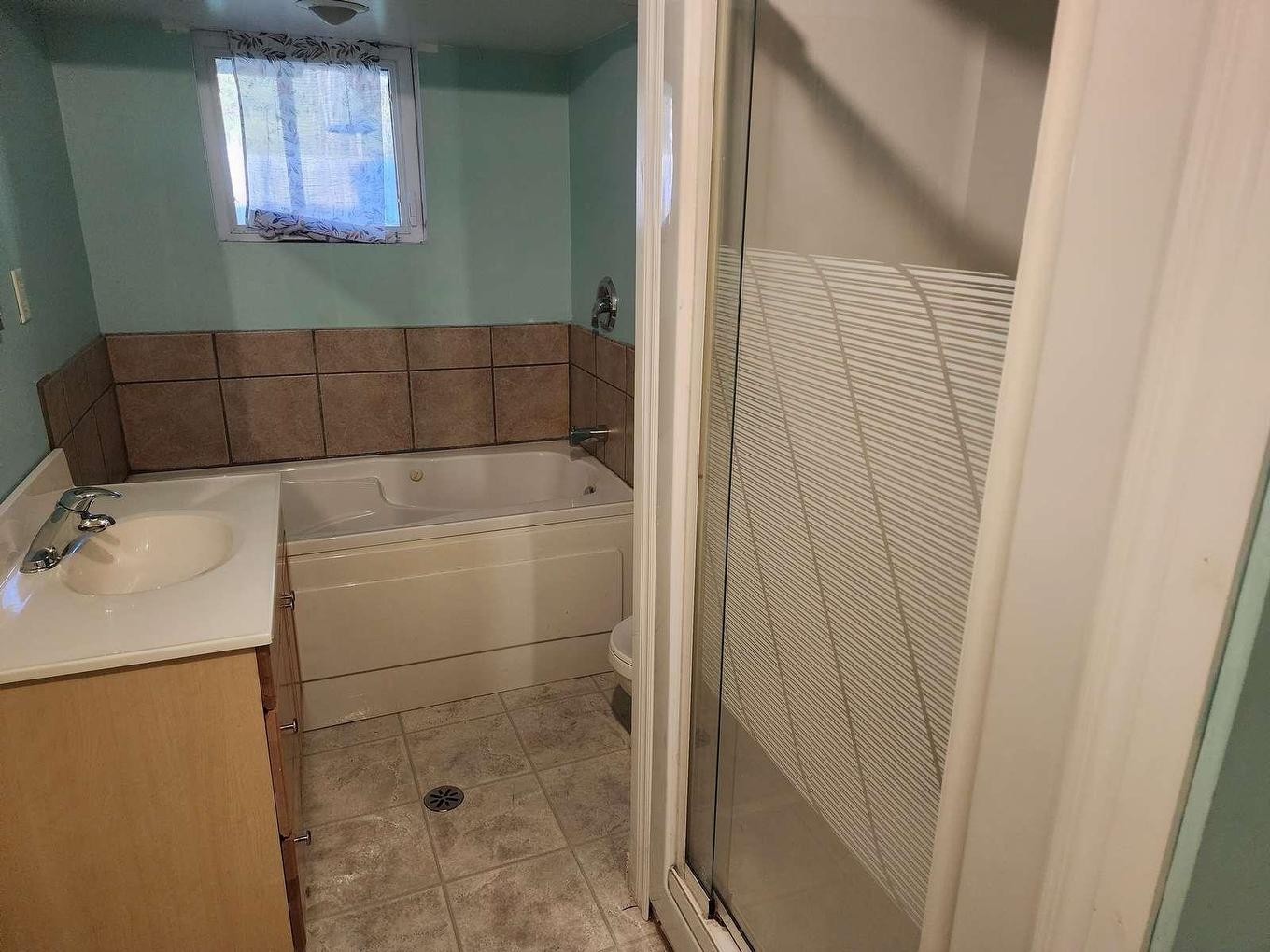 38 Eastgrove Crescent, Terrace Bay, ON - Indoor Photo Showing Bathroom