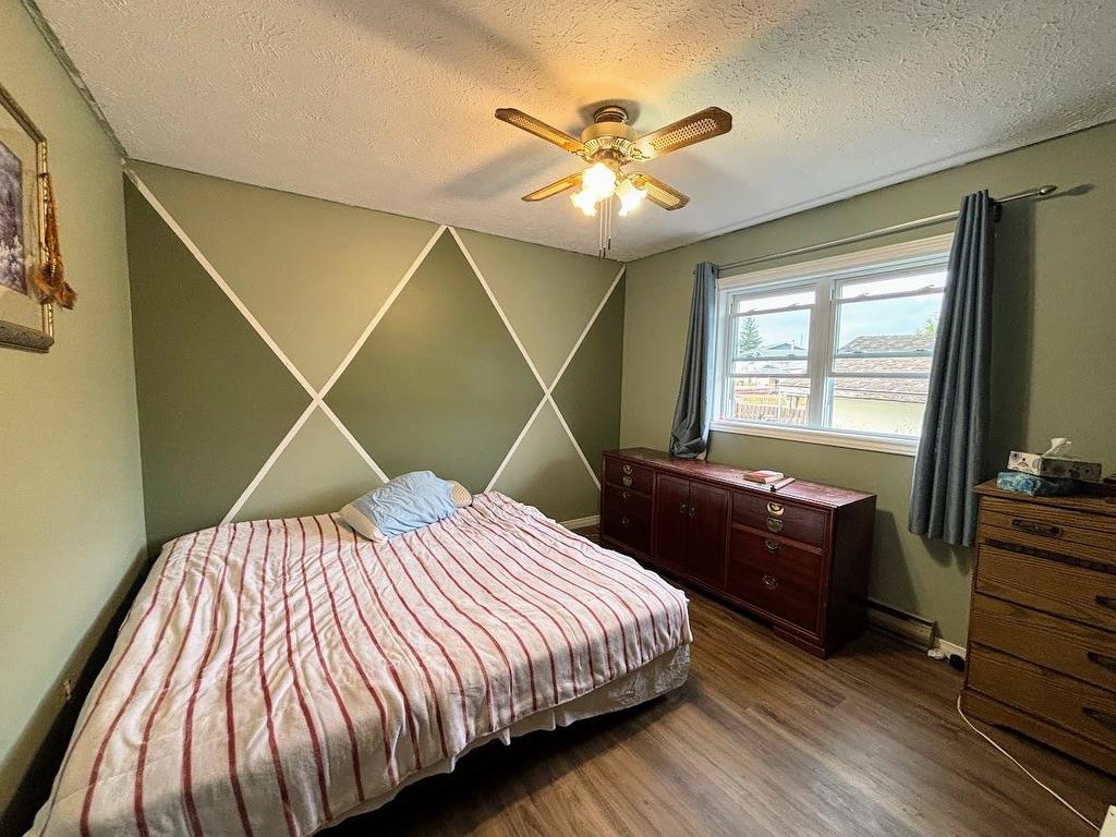 33 Moose Drive, Manitouwadge, ON - Indoor Photo Showing Bedroom