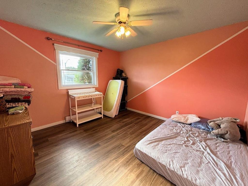 33 Moose Drive, Manitouwadge, ON - Indoor Photo Showing Bedroom