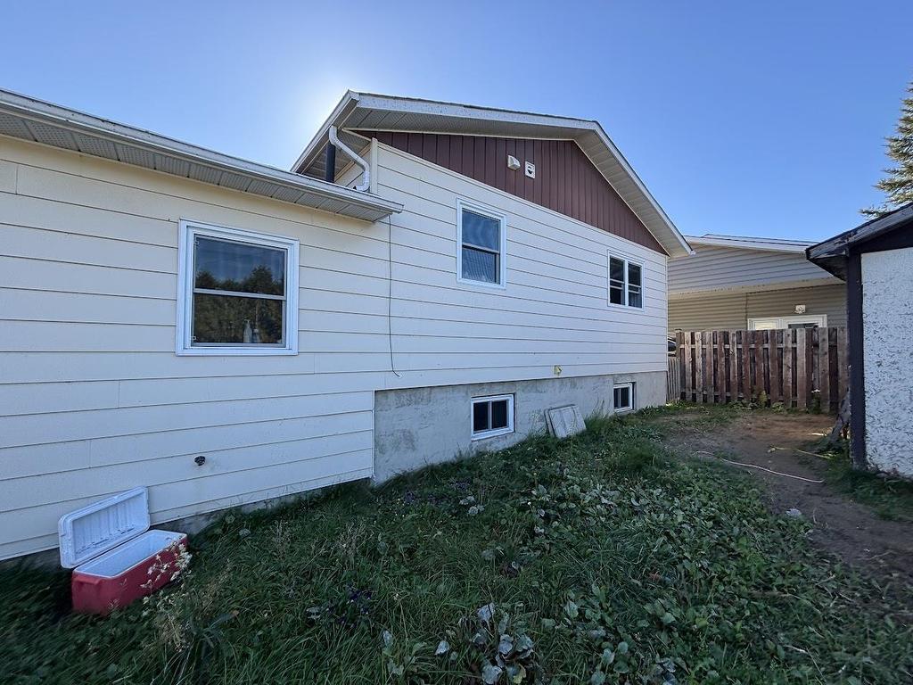 33 Moose Drive, Manitouwadge, ON - Outdoor With Exterior