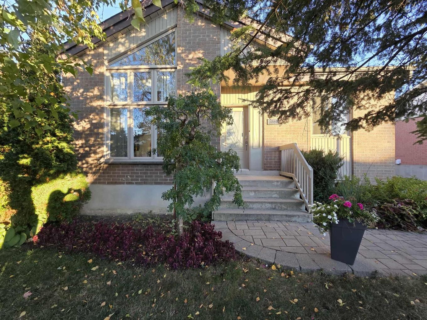 Frontage - 3869 Rue Des Pervenches, Longueuil (Saint-Hubert), QC - Outdoor