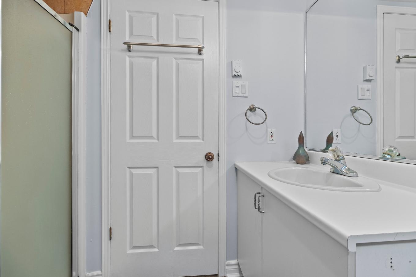 Bathroom - 3869 Rue Des Pervenches, Longueuil (Saint-Hubert), QC - Indoor Photo Showing Bathroom