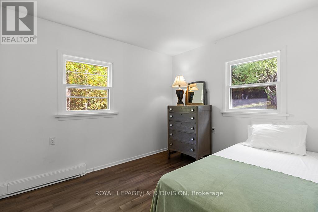 637202 Prince Of Wales Road, Mulmur, ON - Indoor Photo Showing Bedroom