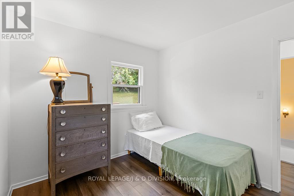 637202 Prince Of Wales Road, Mulmur, ON - Indoor Photo Showing Bedroom