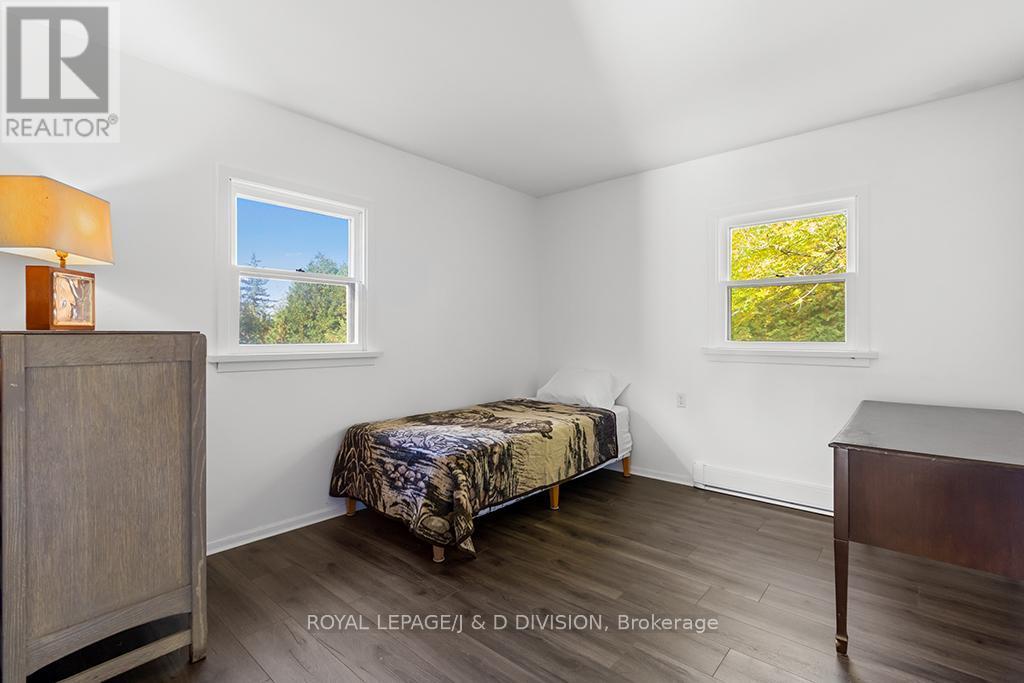 637202 Prince Of Wales Road, Mulmur, ON - Indoor Photo Showing Bedroom